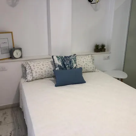 아파트 1ª Linea By Hugo - Familias Y Mayores De 25