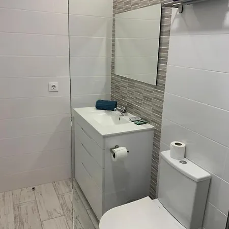 아파트 1ª Linea By Hugo - Familias Y Mayores De 25