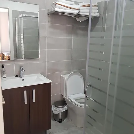 아파트 1ª Linea By Hugo - Familias Y Mayores De 25 *