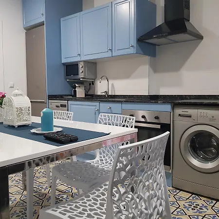 아파트 1ª Linea By Hugo - Familias Y Mayores De 25 *