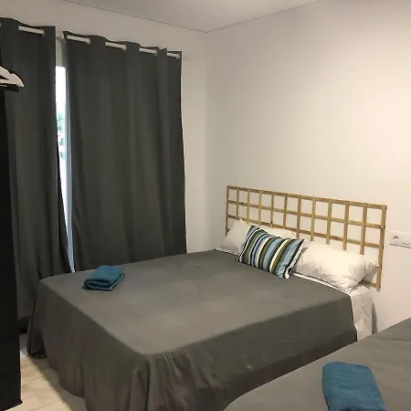 1ª Linea By Hugo - Familias Y Mayores De 25 * 간디아